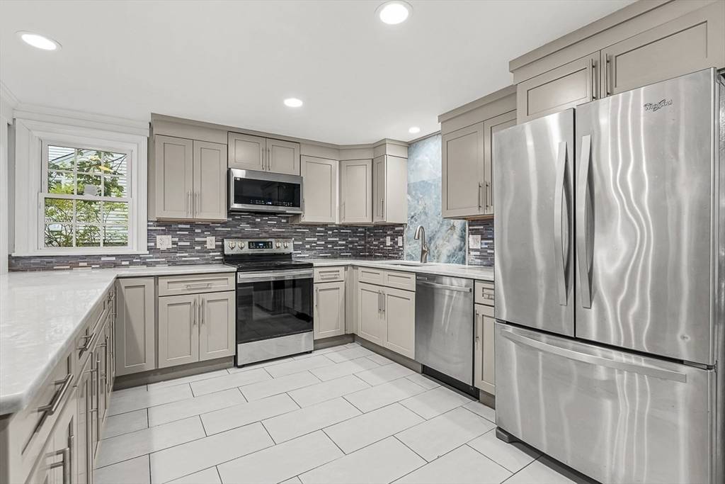 Framingham, MA 01701,11 Longview Rd