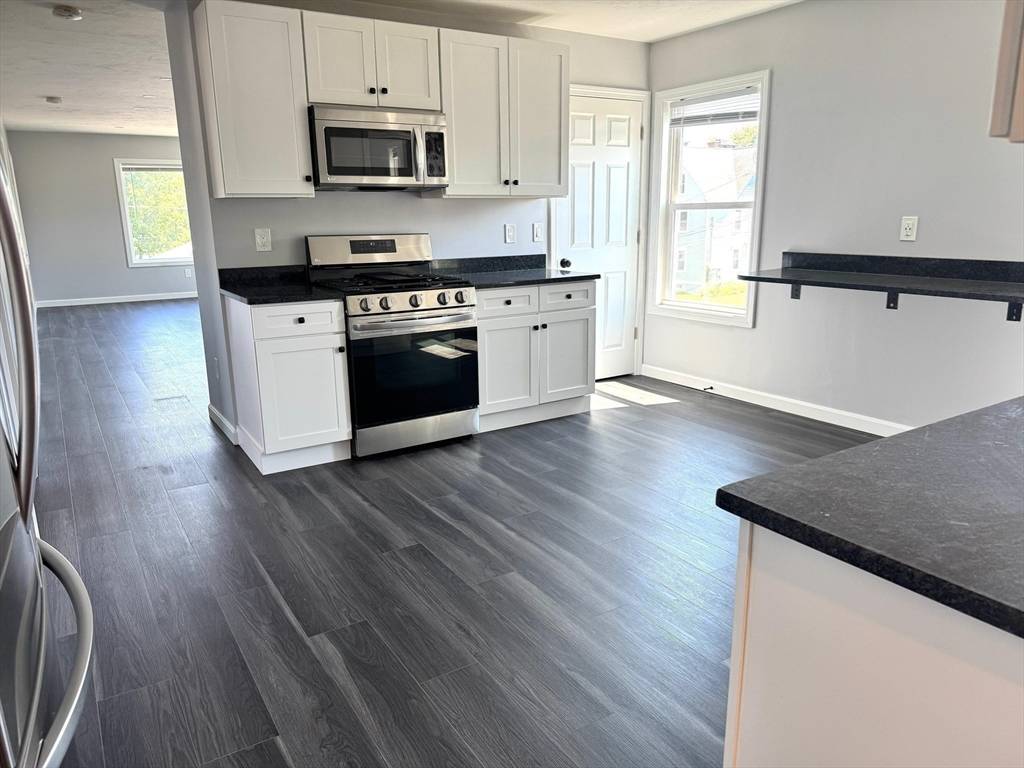 Millbury, MA 01527,17 Waters St #3
