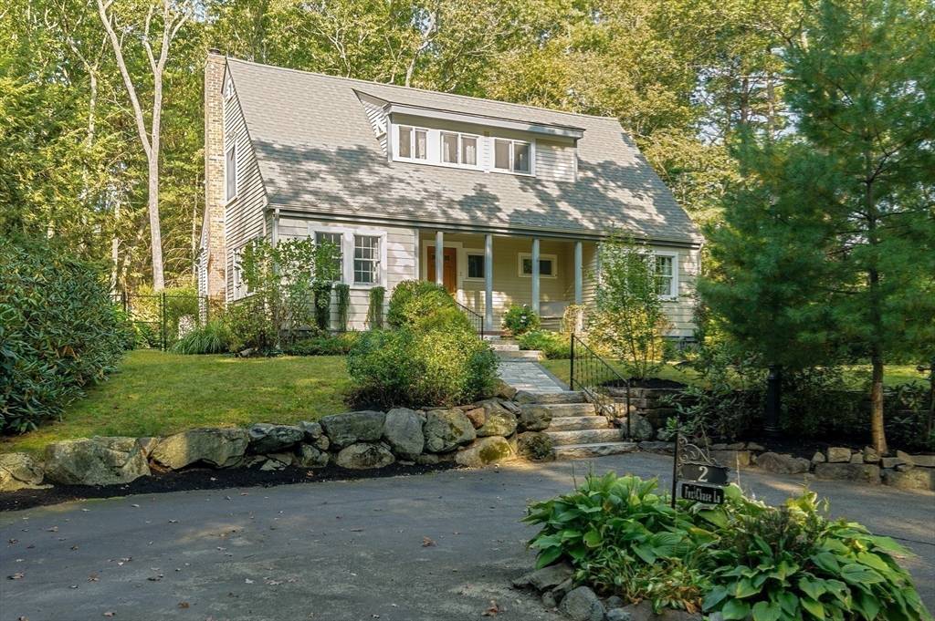 Weston, MA 02493,2 Fox Chase Ln