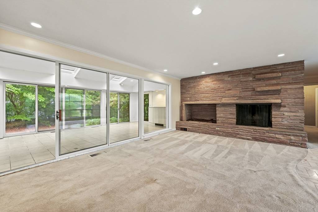 Longmeadow, MA 01106,124 Tecumseh Drive