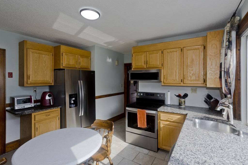 Chicopee, MA 01020,59 Ellerton St