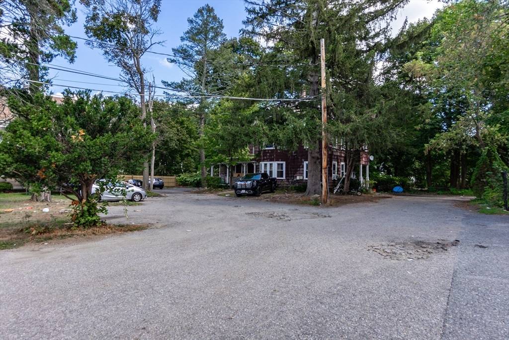 Framingham, MA 01702,302-R Hollis St