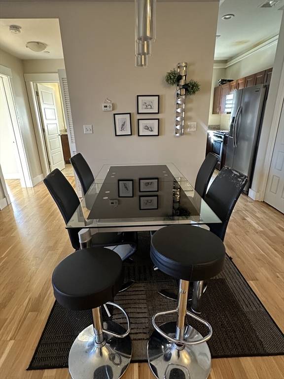 Bedford, MA 01730,54 Loomis #2101