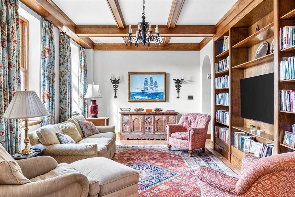 Boston, MA 02108,142 Chestnut Street #PH