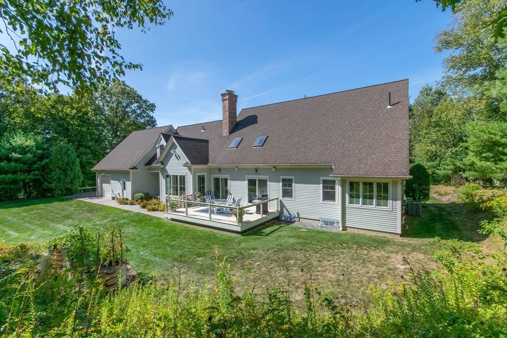 Holyoke, MA 01040,7 Western View Rd