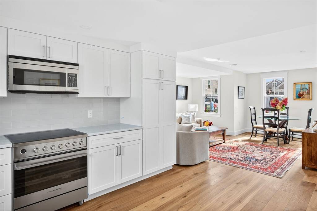 Provincetown, MA 02657,10 Bradford Street #Unit 2