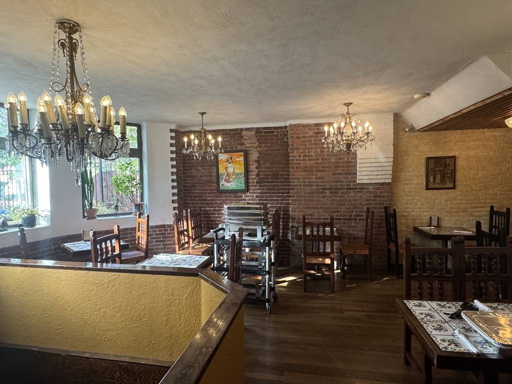 Boston, MA 02215,914 Beacon St.