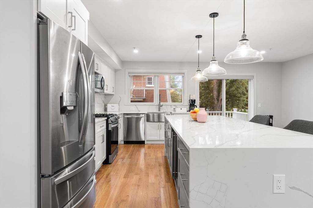 Weymouth, MA 02188,114 Broad St #D