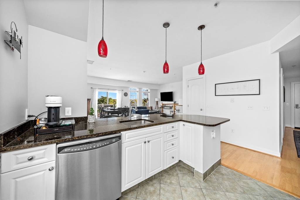 Braintree, MA 02184,614 Pond St #1405
