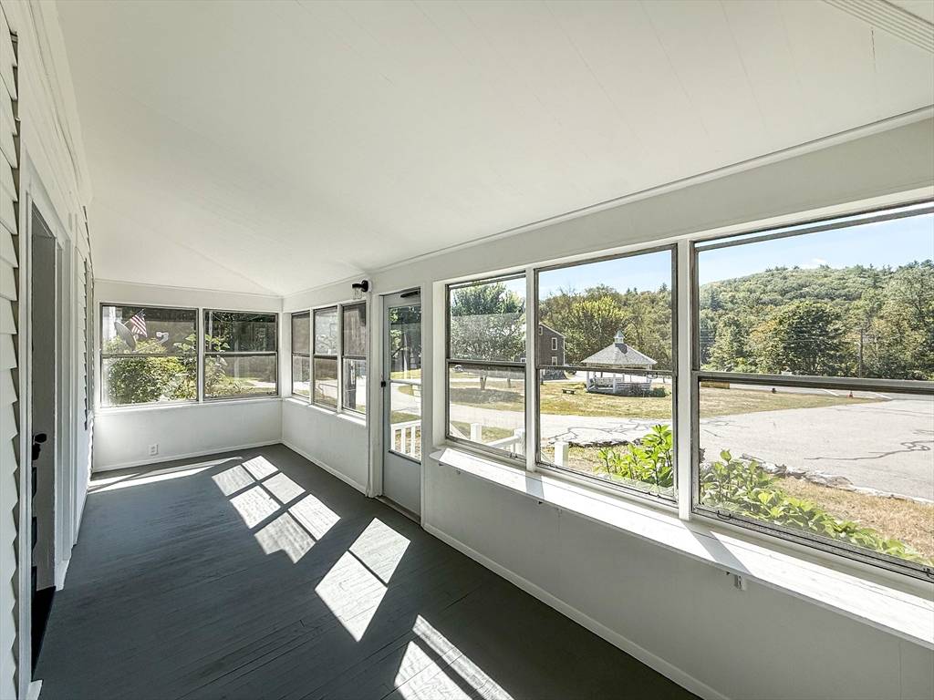 Royalston, MA 01368,1 Park St