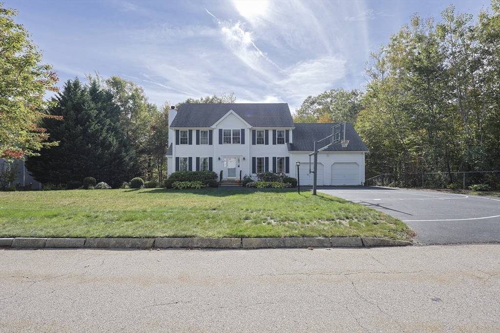 Hopedale, MA 01747,29 Harmony Trl