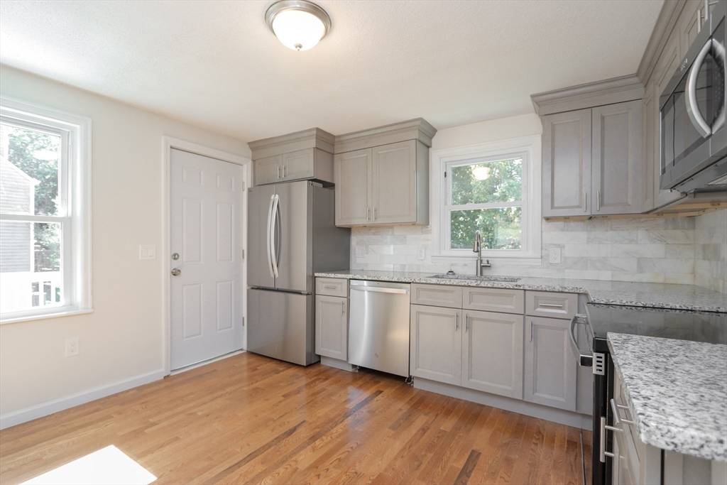 West Springfield, MA 01089,32 Lotus Ave