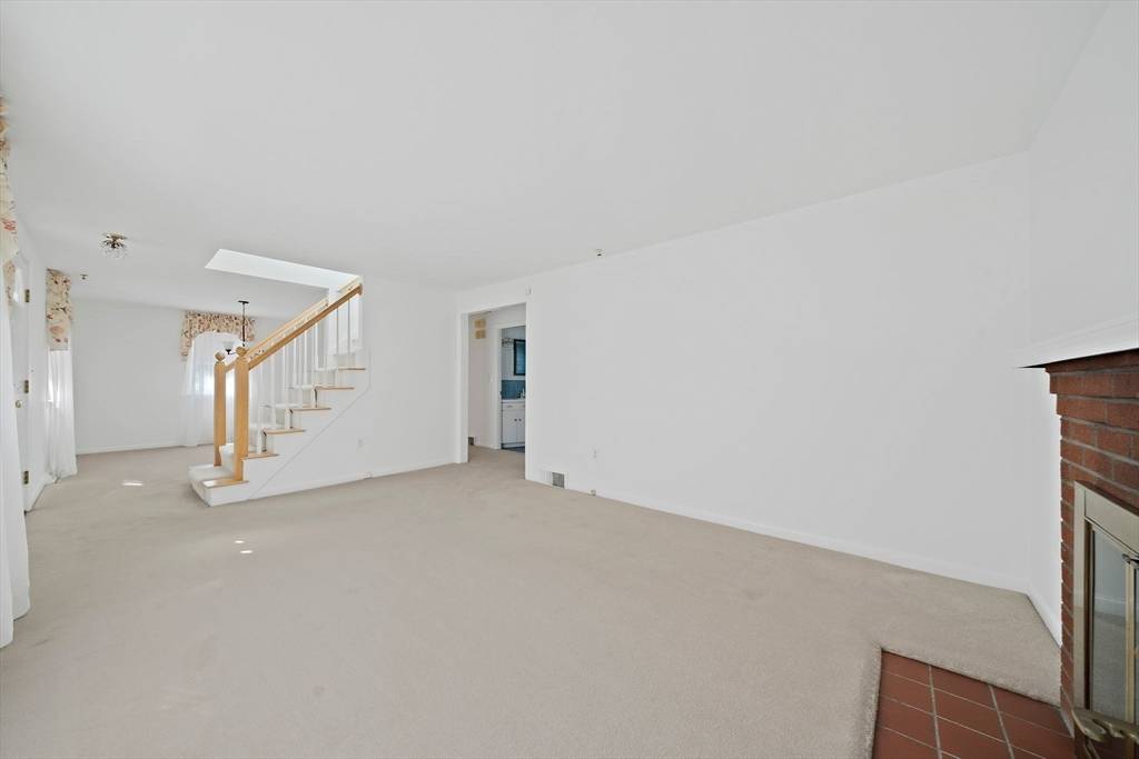 Weymouth, MA 02189,2 Winstead Lane