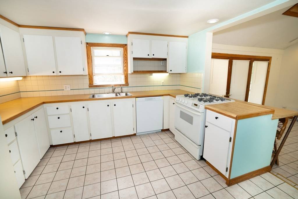 Middleboro, MA 02346,8 Clayton Rd