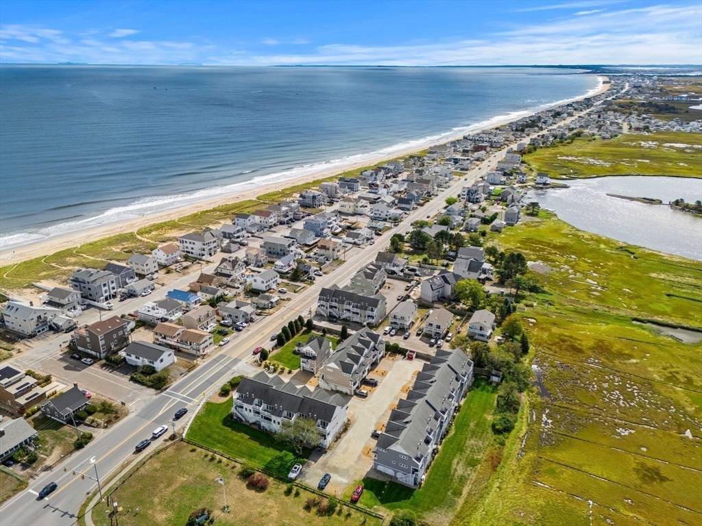 Salisbury, MA 01952,595 N End Blvd #2