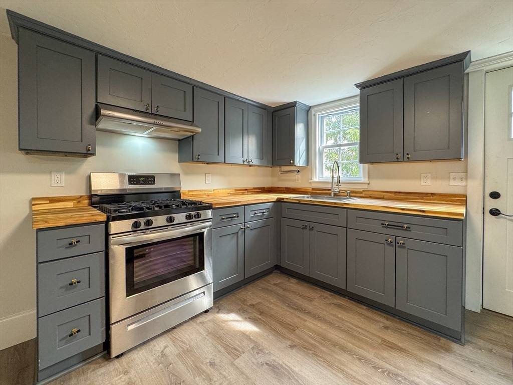 New Bedford, MA 02740,54 Hazard St