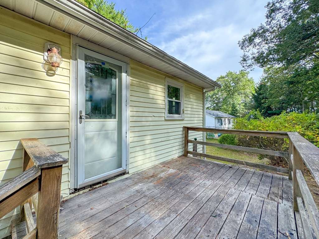 Ayer, MA 01432,14 Brook St