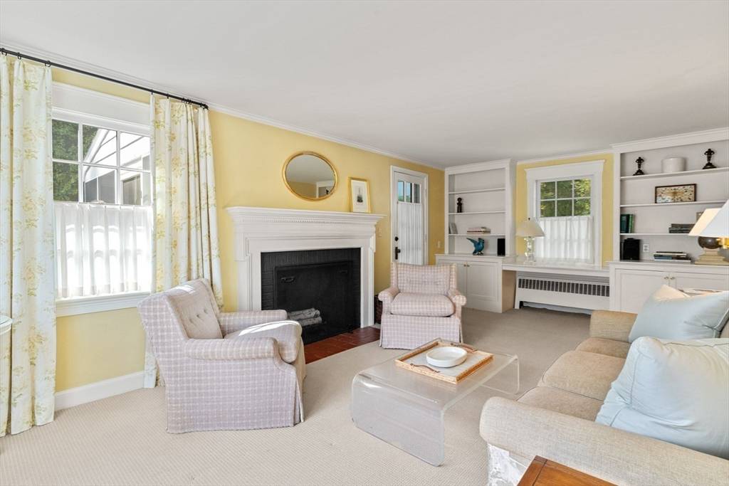 Westwood, MA 02090,886 Gay Street