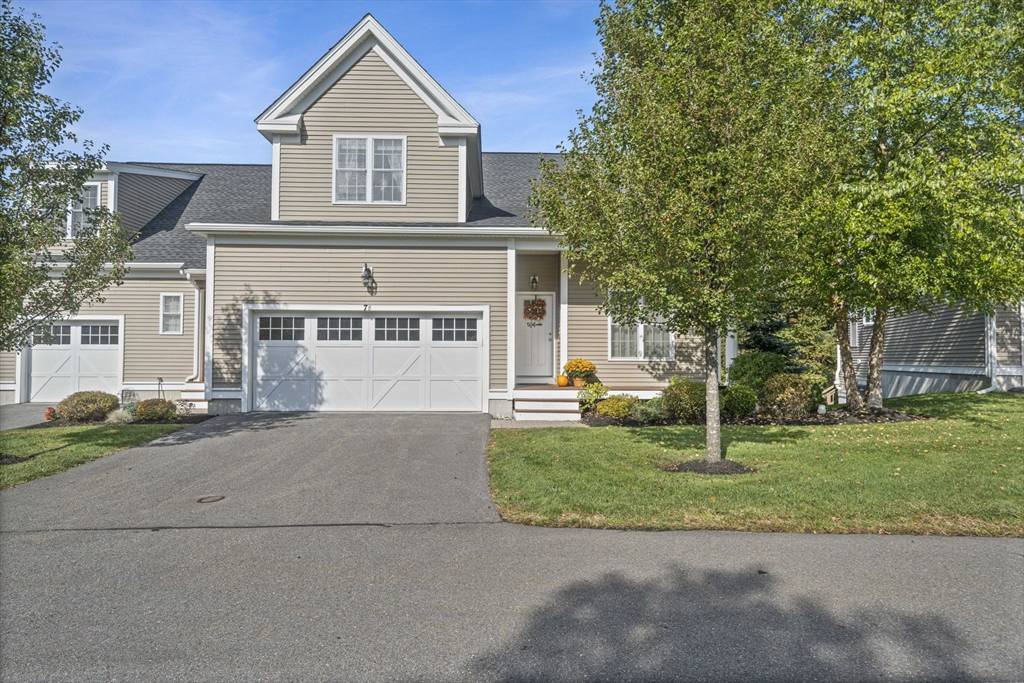 Groton, MA 01450,7 Lilac Cir #B