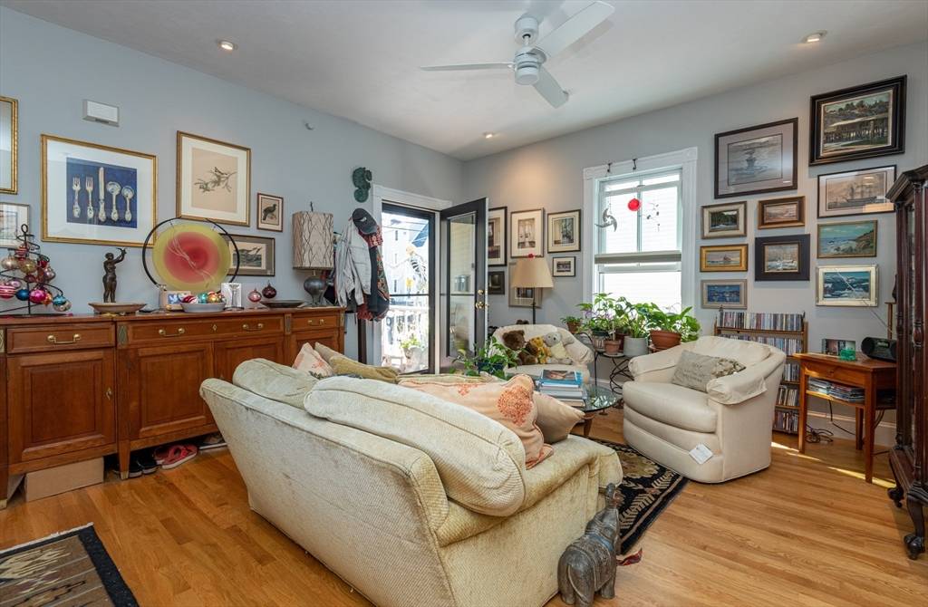 Salem, MA 01970,36 Essex St #1