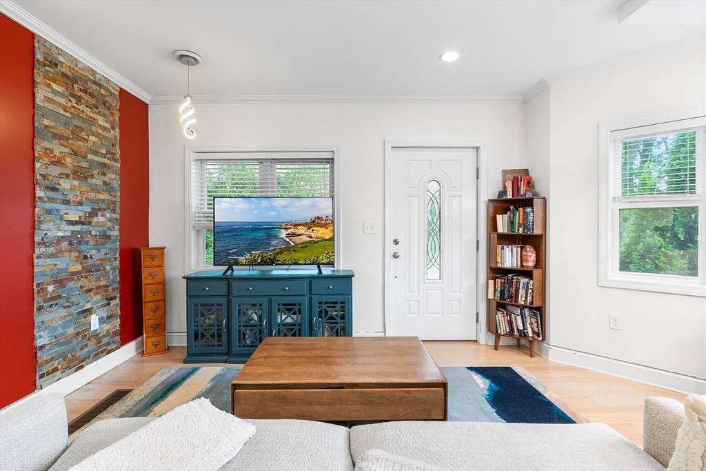 Lexington, MA 02420,9 Lisbeth St #9