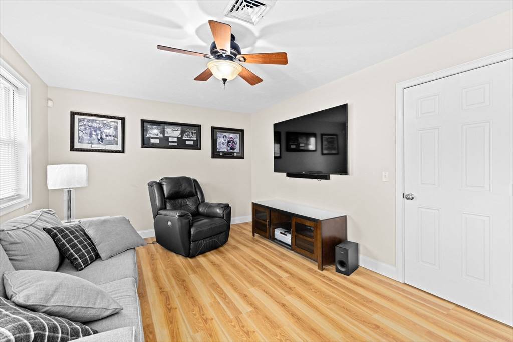 Wareham, MA 02571,2783 Cranberry Hwy