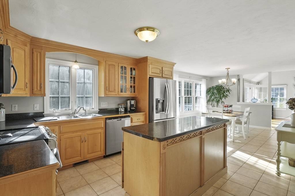 Northbridge, MA 01588,90 Nathaniel Drive