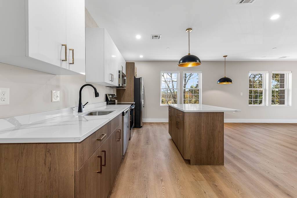 Westwood, MA 02090,22 Everett St #429