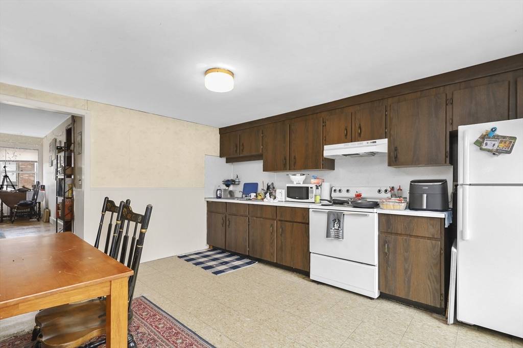 Newton, MA 02458,158 Adams Street