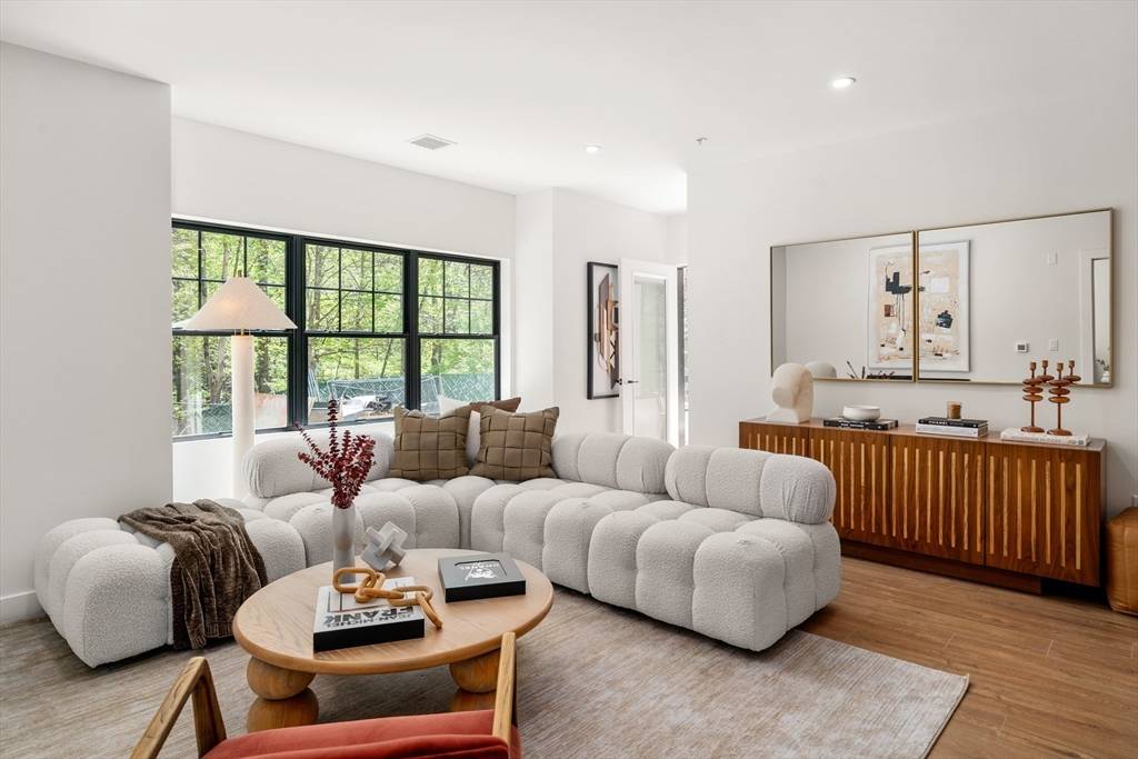 Canton, MA 02021,20 Audubon Way #201