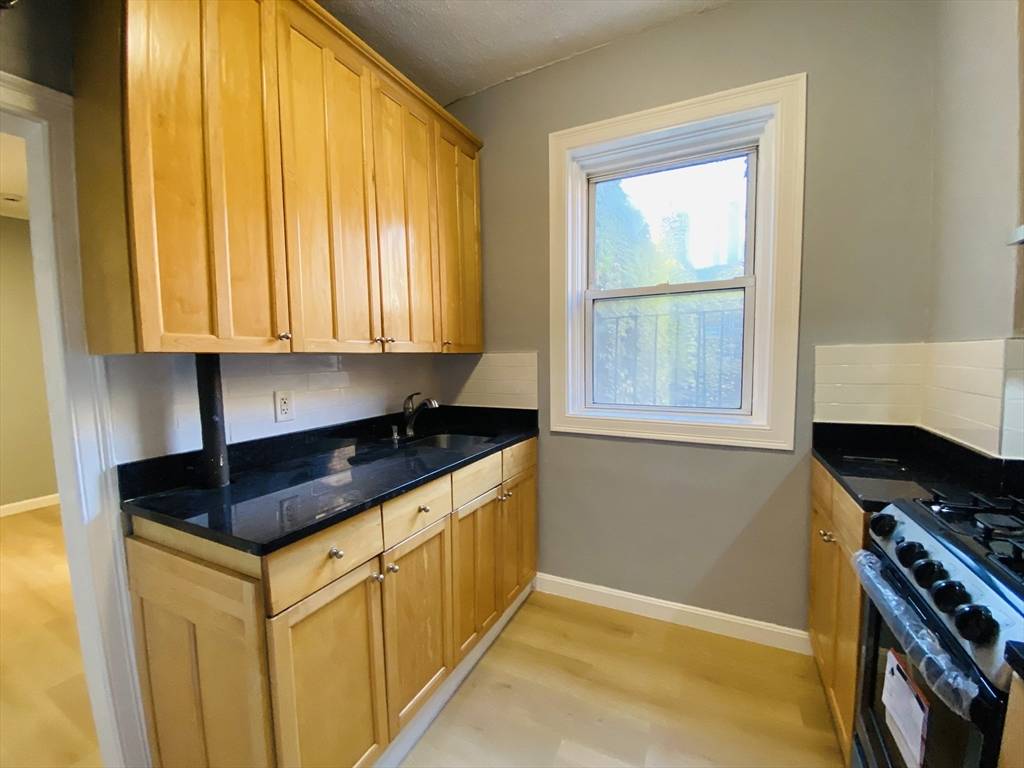 Boston, MA 02125,31 Queensberry St #19