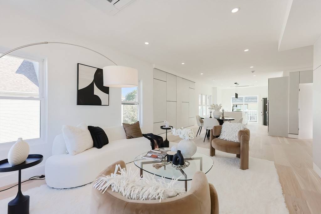 Medford, MA 02155,9 Trout Ave