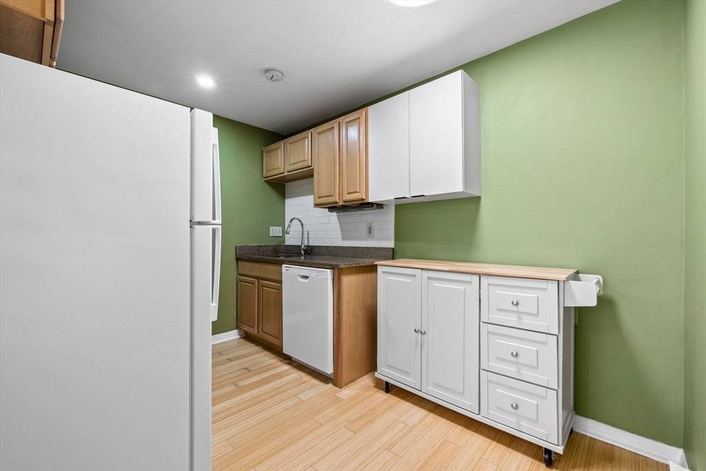 Somerville, MA 02145,116 Sycamore St #22