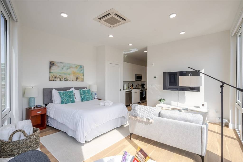 Boston, MA 02135,38 Hichborn #401