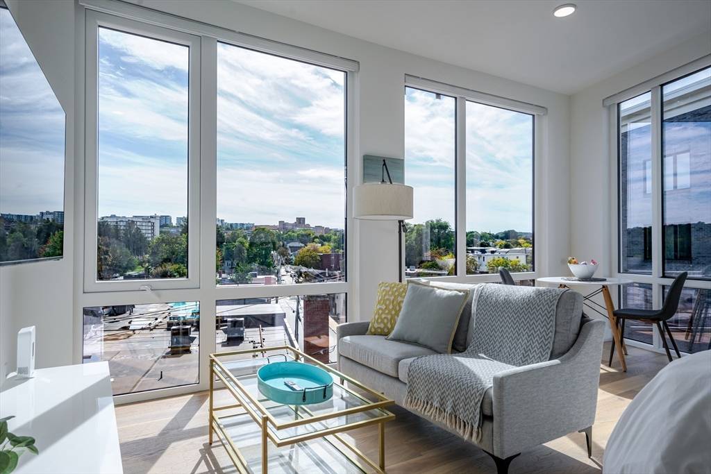 Boston, MA 02135,38 Hichborn #401