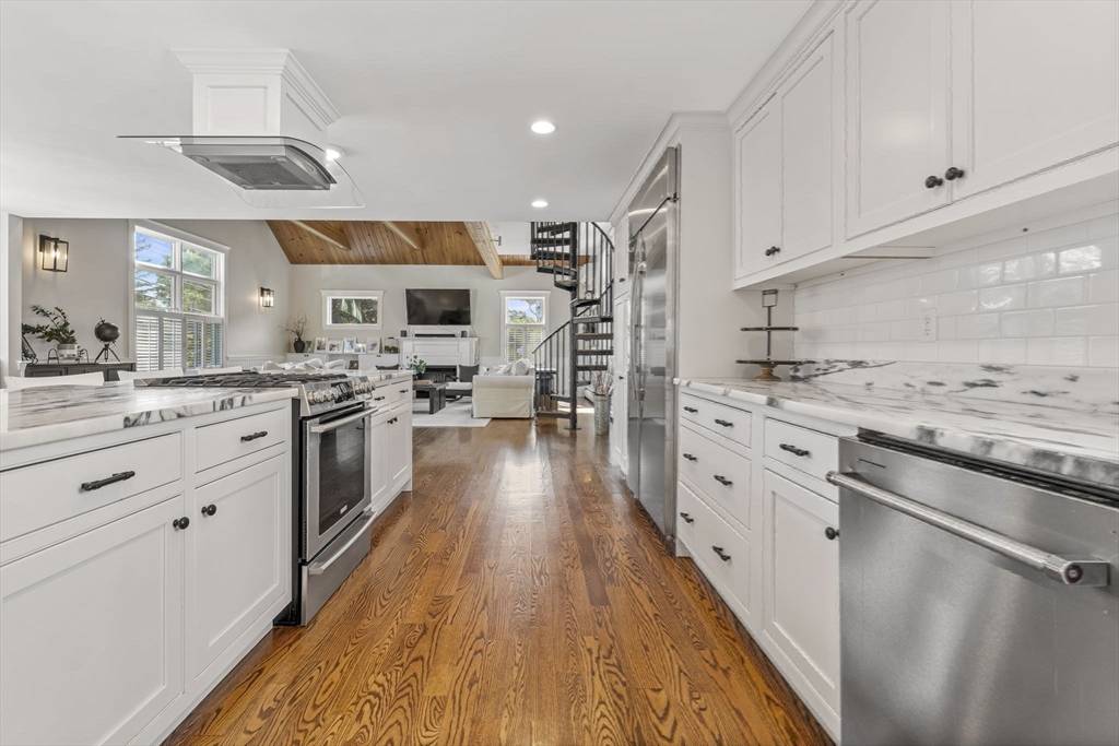 Burlington, MA 01803,11 Crowley Rd