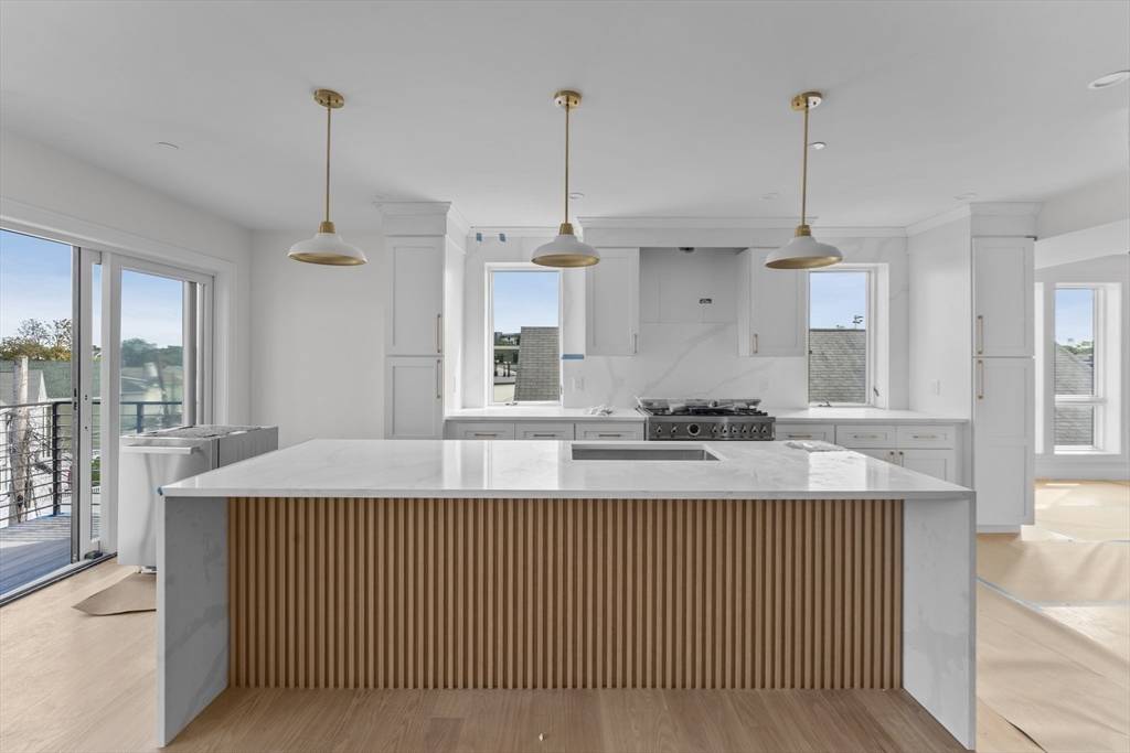 Somerville, MA 02145,595 Broadway #202