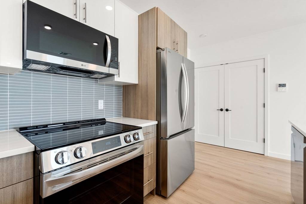 Brookline, MA 02446,40 Centre St #203