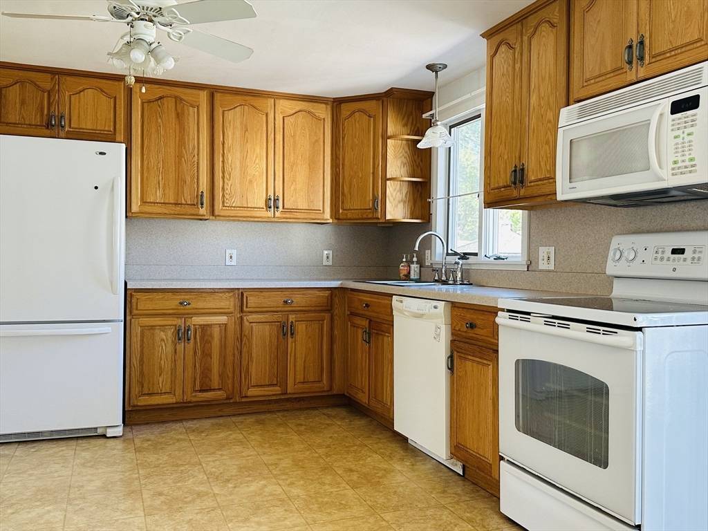 Springfield, MA 01118,331 Newhouse