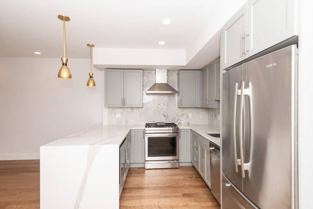 Boston, MA 02135,50 Hichborn St #202