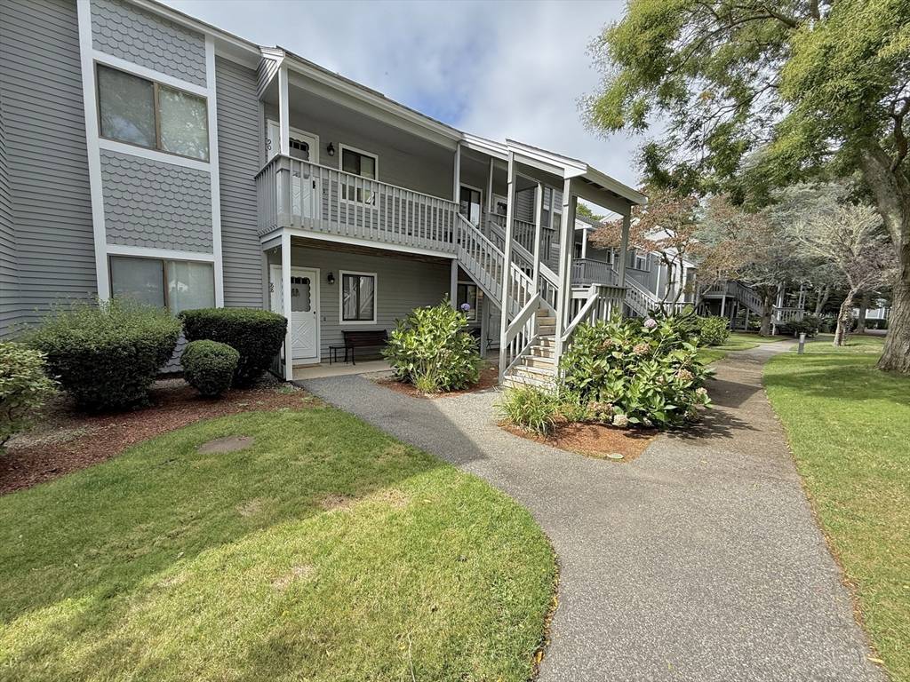 Brewster, MA 02631,88 Eaton Ln #88
