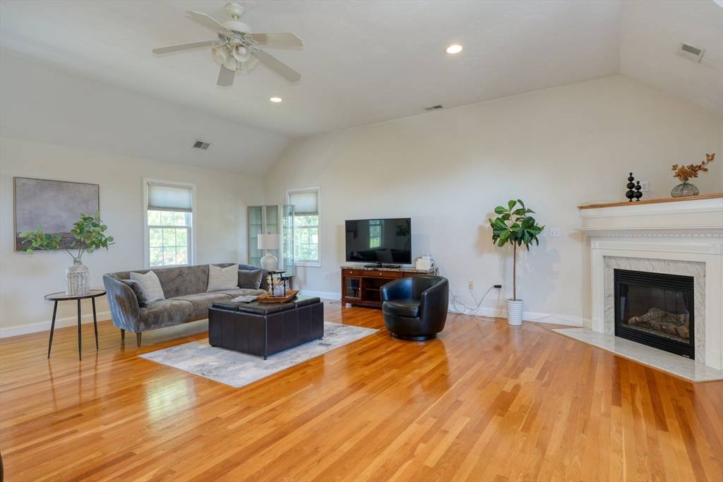 Burlington, MA 01803,137 Winn St