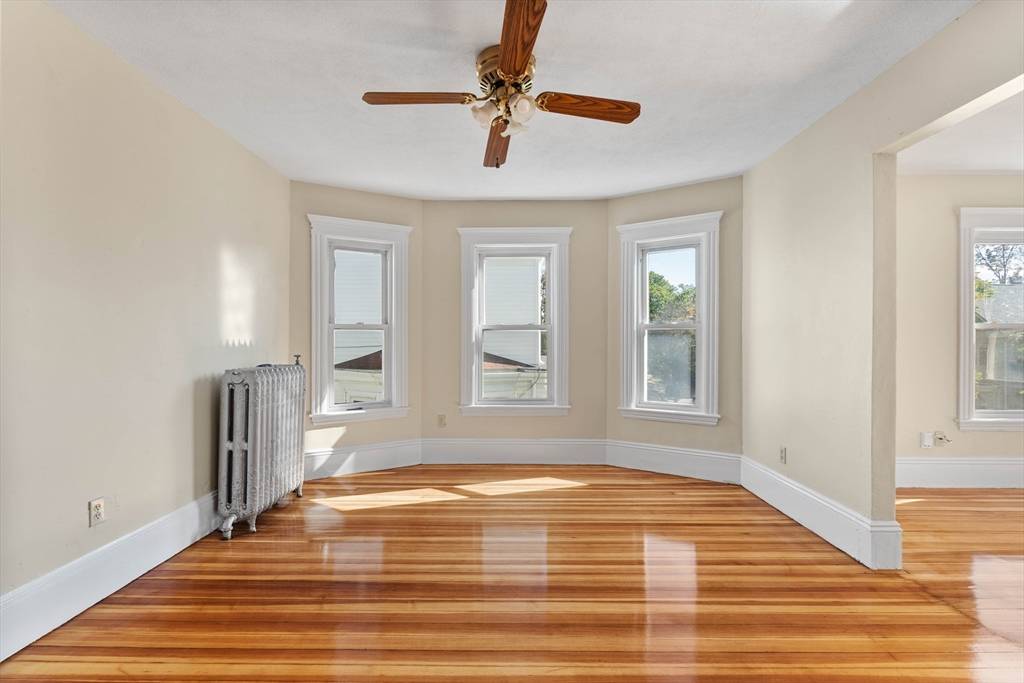 Malden, MA 02148,590-592 Salem St