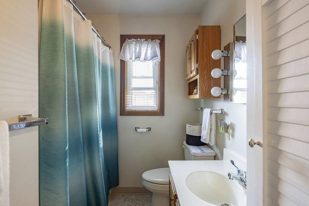 1183 James St #1183 Chicopee, MA 01022