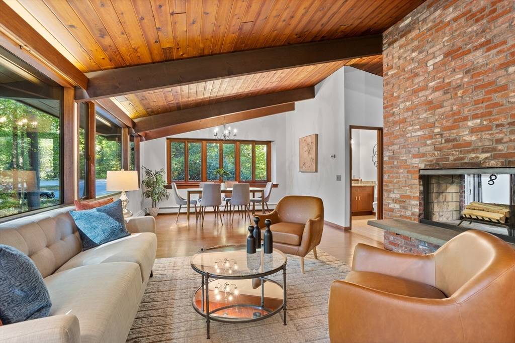 Carlisle, MA 01741,59 Fern Ln