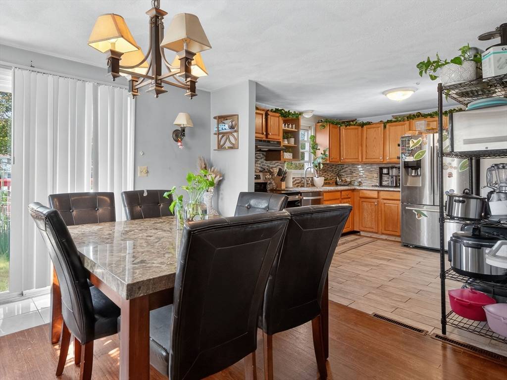 Randolph, MA 02368,4 Lori Ln