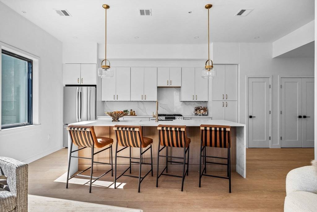 Boston, MA 02128,125 Addison Street #207