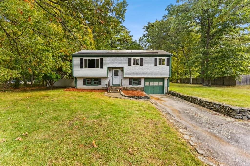 Freetown, MA 02702,10 Dean St