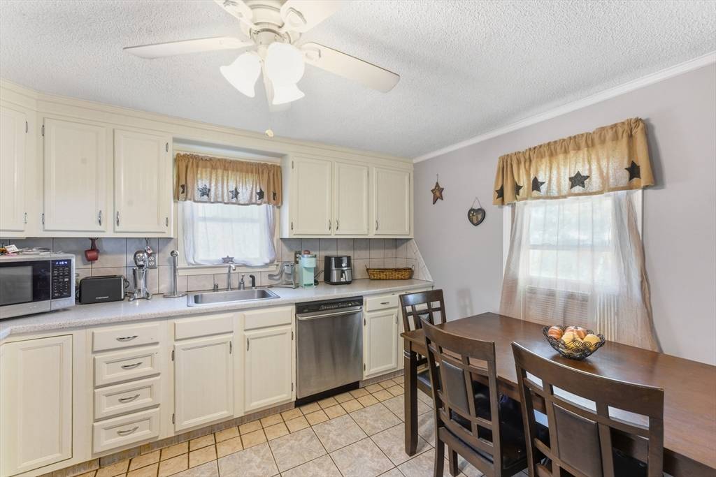 Chicopee, MA 01013,210 Clarendon Avenue