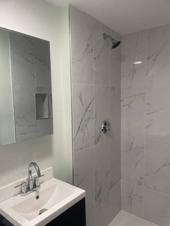 Lowell, MA 01852,193 Appleton St #2